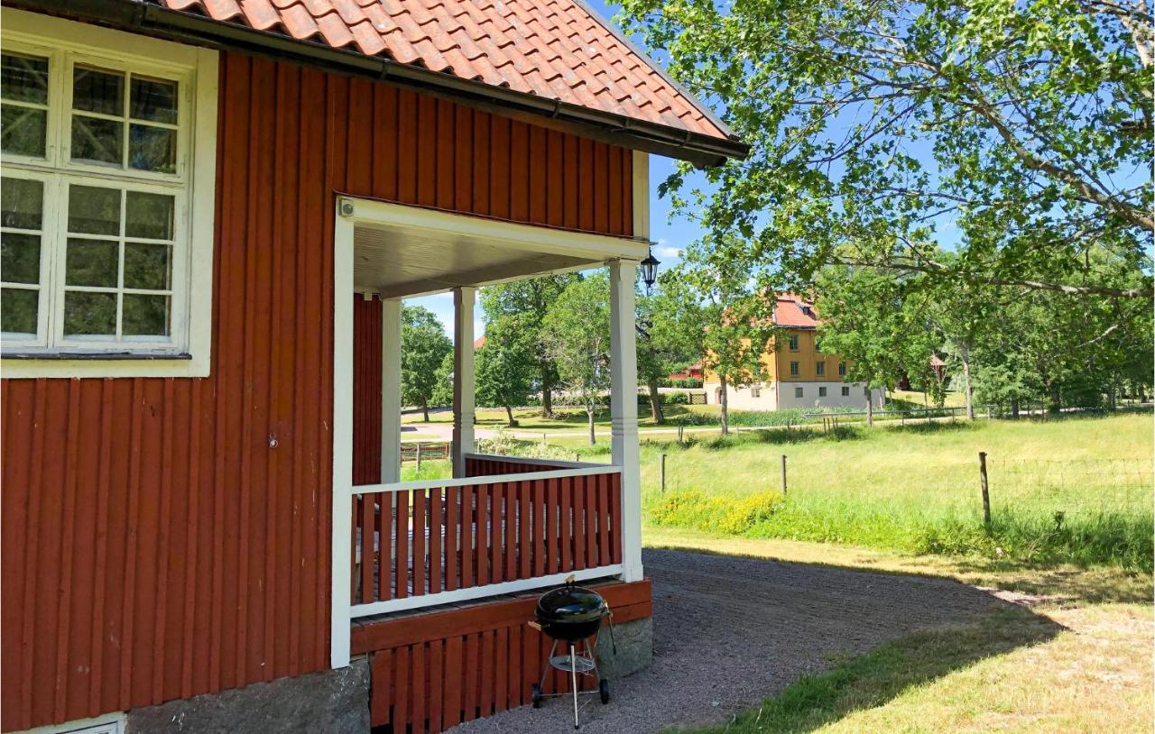 Nice Home In Mantorp With Kitchen 外观 照片