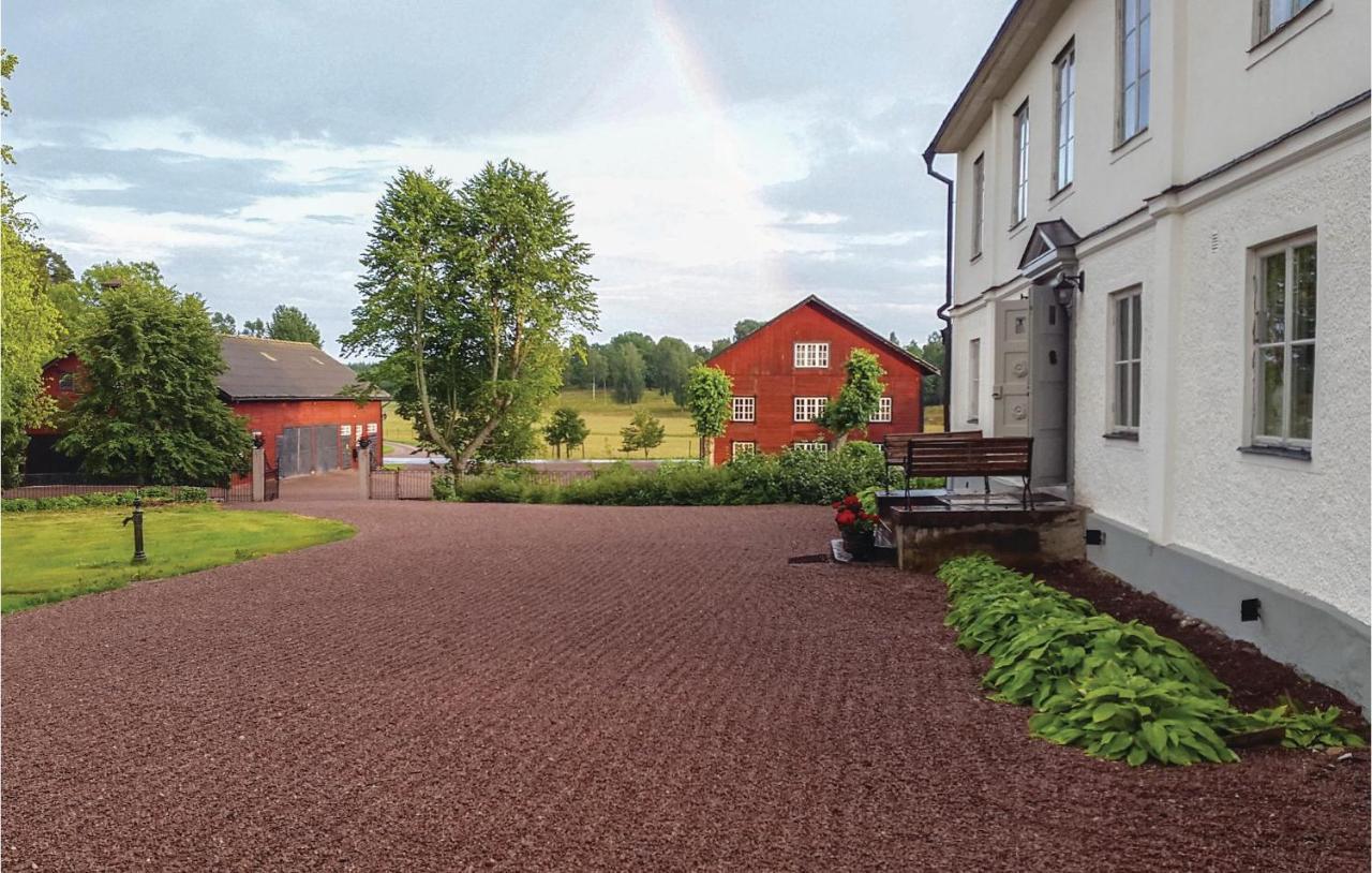 Nice Home In Mantorp With Kitchen 外观 照片